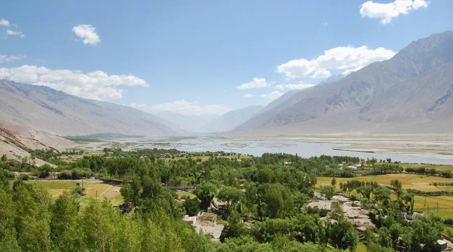 Una valle lungo la Palmir Highway