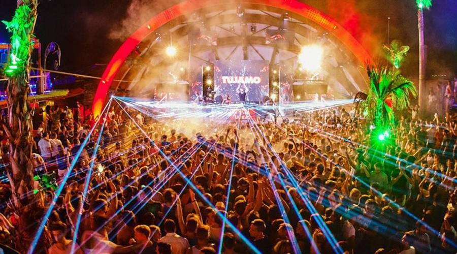 Una serata evento in discoteca a Pag, in Croazia