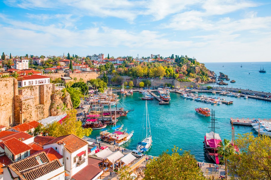 Porto e quartiere Kaleici di Antalya