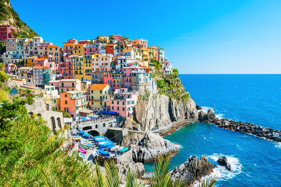 La cittadina di Manarola, Cinque Terre (Liguria)