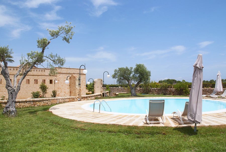 Piccola masseria con piscina a sfioro